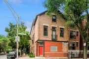 Townhouse at 1540 North Greenview Avenue, 