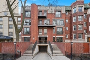 Condo at 742 West Wrightwood Avenue, 