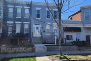 Townhouse at 27 17th Street Southeast, 