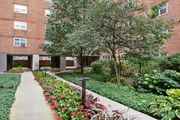 Condo at 833 West Lawrence Avenue, 