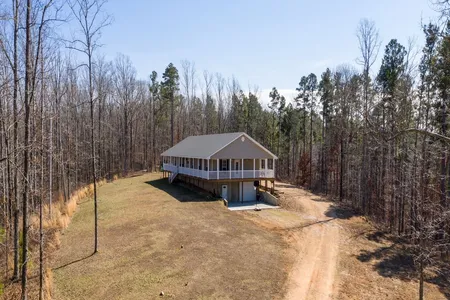 House for Sale at 180 Indian Creek Rd, Hohenwald,  TN 38462