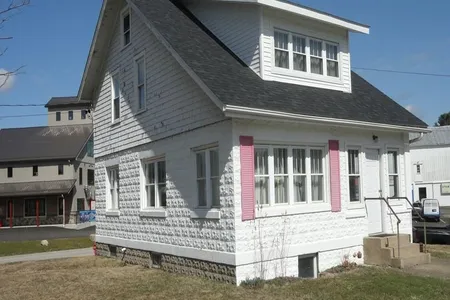 House at 314 West Plum Street, 