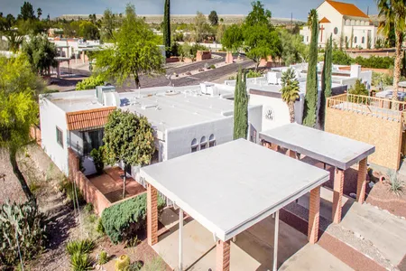 Townhouse for Sale at 241 W Placita De Los Anillos, Green Valley,  AZ 85622