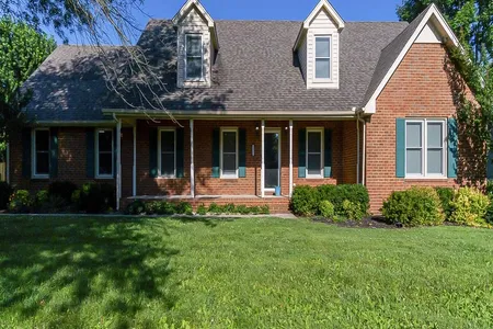 House for Sale at 2431 Kingsgate Dr, Murfreesboro,  TN 37130