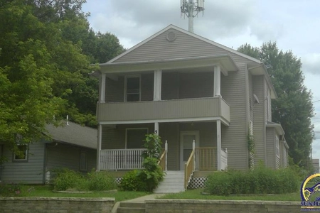 House at 1327 Northwest Harrison Street, 