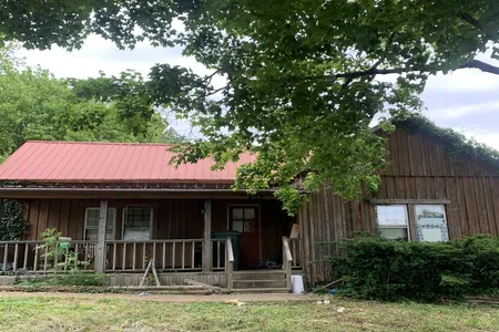 House for Sale at 202 Cherry St, Dickson,  TN 37055
