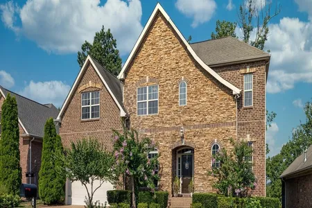 House for Sale at 529 Summit Oaks Ct, Nashville,  TN 37221