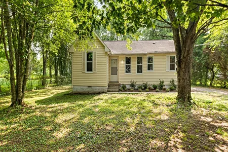 House for Sale at 8123 Sunset Cir, Murfreesboro,  TN 37129