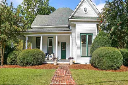 House for Sale at 307 N Pearl St, Carthage,  MS 39051