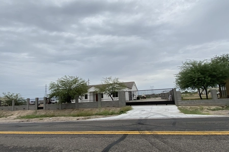 House at 21715 West Mohave Street, 