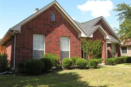 House at 504 North Winding Oaks Drive, 