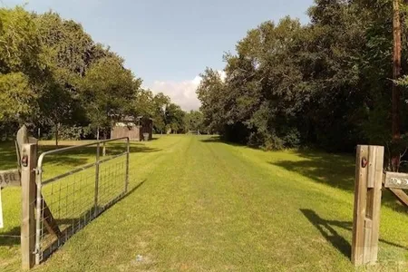Land for Sale at 221 S Bell Drive, Texas City,  TX 77591