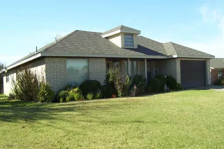 House at 7606 Northwest Chesley Drive, 