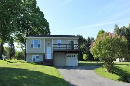 House at 3162 Lake Moraine Road, 