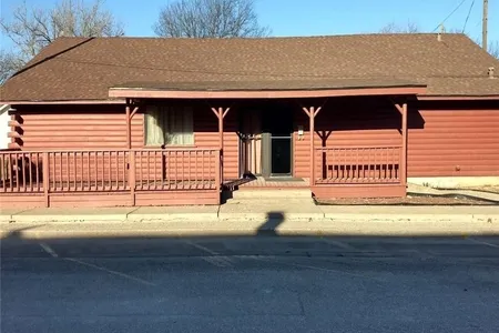 Commercial for Sale at 305 N Washington Street, West,  TX 76691