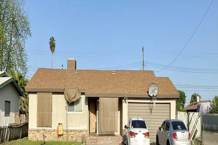 House at 1146 East San Joaquin Avenue, 