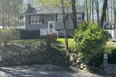 House at 15 Driftwood Lane, 