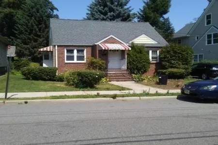 House at 380 Pennington Avenue, 