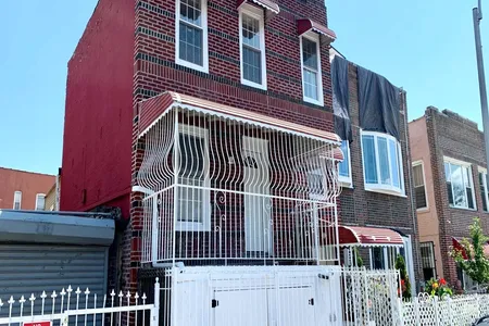 Multifamily at 1250 Manor Avenue, 