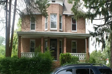 House at 1921 Otis Street Northeast, 