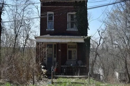 House at 922 James Street, 