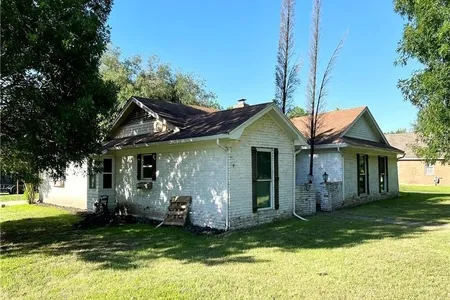 House for Sale at 1516 E Mclennan Avenue, Mart,  TX 76664