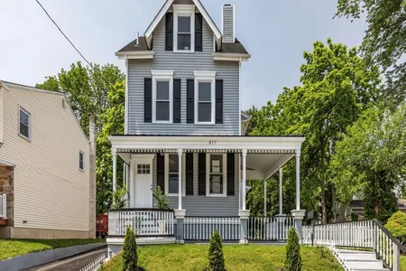 Townhouse at 1025 Andrews Avenue, 