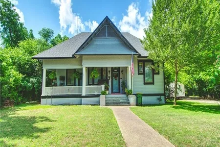 House for Sale at 400 Capps Street, Marlin,  TX 76661