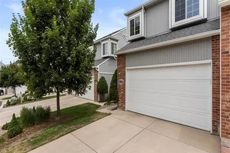 Townhouse at 2844 Boxwood Place, 