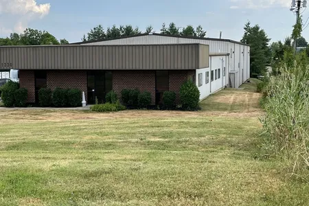 Commercial for Sale at 1330 Gateway Dr, Gallatin,  TN 37066