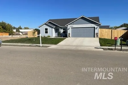 House for Sale at 1090 W 10th St, Weiser,  ID 83672