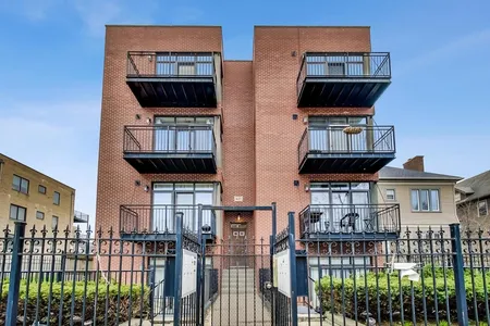 Townhouse at 1518 East 59th Street, 