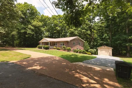 House for Sale at 4401 Mockingbird Dr, Centerville,  TN 37033