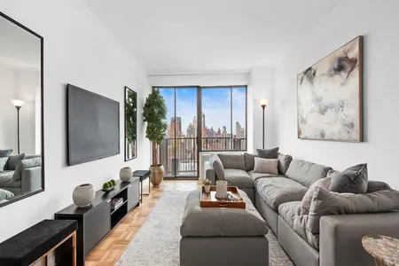 Unit for sale at 203 E 72nd St #27D, Manhattan, NY 10021
