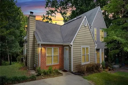 Townhouse at 205 Creekway Crossing, 