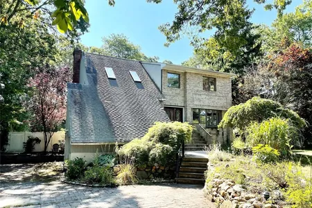 Property at 195 Old Neck Road, 