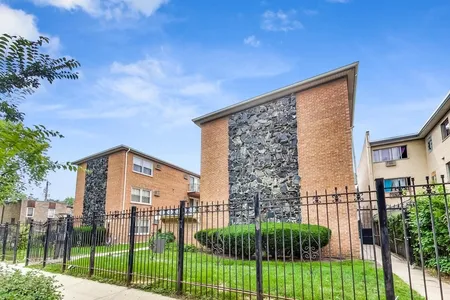 Condo at 1526 West Chase Avenue, 