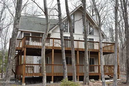 Unit for sale at 115 Buckboard Lane, Lords Valley, PA 18428