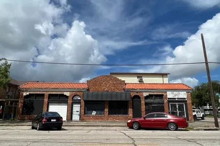 Commercial for Sale at 2001 35th Street, Galveston,  TX 77550