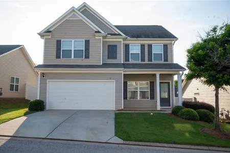 Townhouse at 521 Crescent Woode Drive, 