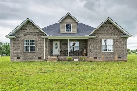 House for Sale at 2871 Scottsville Rd, Lafayette,  TN 37083