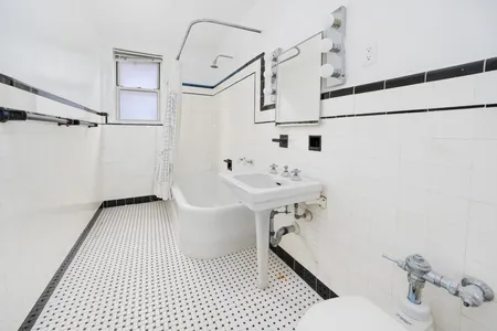 Unit for sale at 325 East 79th Street #3D, Manhattan, NY 10075