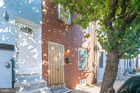 Townhouse at 2561 Emerald Street, 
