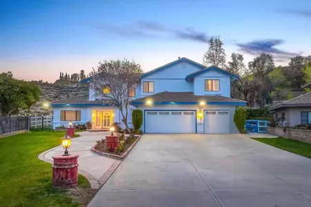 Townhouse for Sale at 32501 Saddle Peak Court, Acton,  CA 93510
