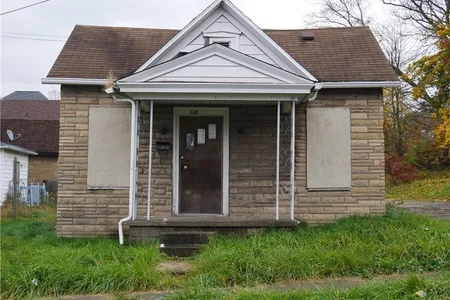Unit for sale at 610 Carnegie Street, Steubenville, OH 43952