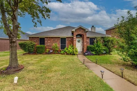 House for Sale at 2910 Midbury Drive, Lancaster,  TX 75134