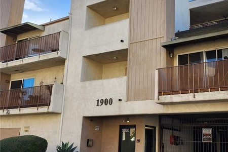 Unit for sale at 1900 E Beverly Way, Long Beach, CA 90802