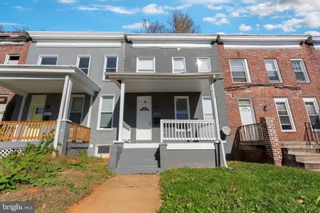 Townhouse at 3960 Dolfield Avenue, 