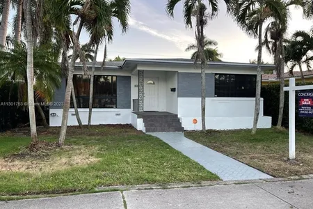 House for Sale at 910 Hollywood Blvd, Hollywood,  FL 33019