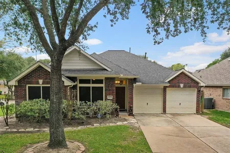 House for Sale at 10715 Lonesome Dove Trail, Houston,  TX 77095